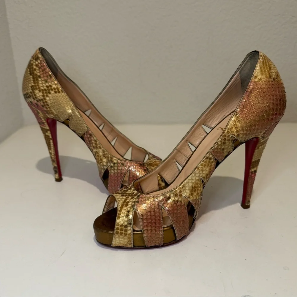 Christian Louboutin Fontanete Pink and Gold Metallic Snakeskin Peep Toe Pumps 39